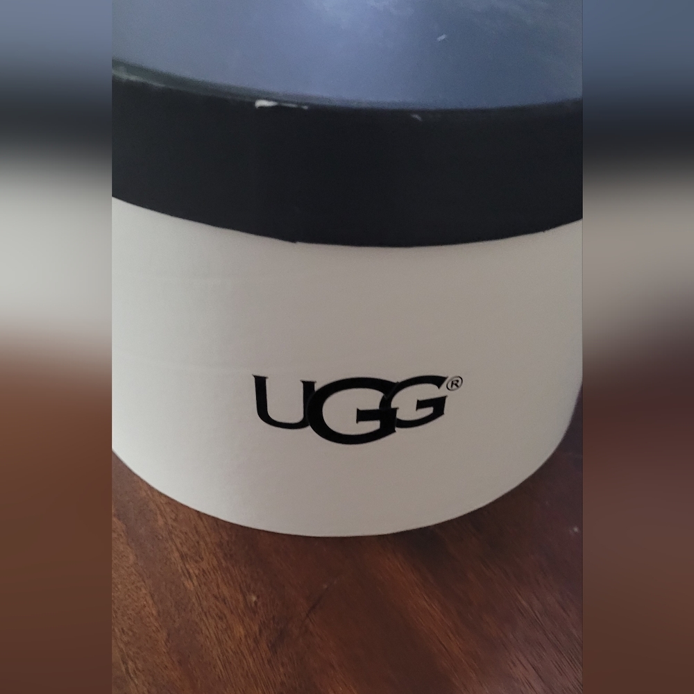 Ugg earmuffs NWT